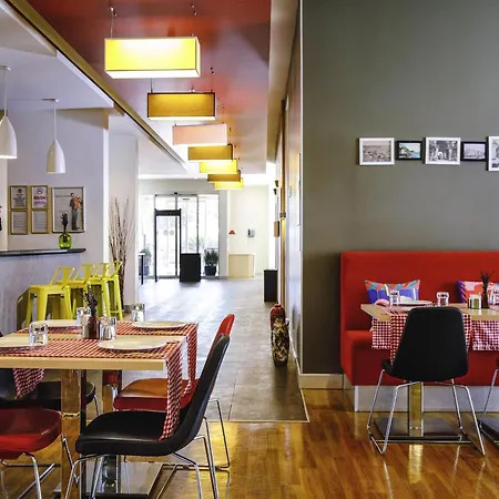 ايبيس إسطنبول ايسنيورت فندق 3*