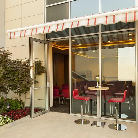 ايبيس إسطنبول ايسنيورت 3*