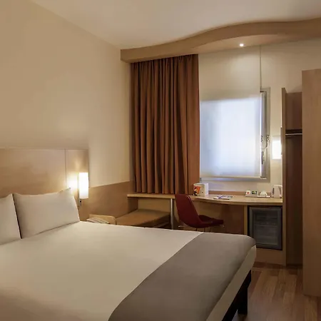 Ibis Esenyurt מלון 3*