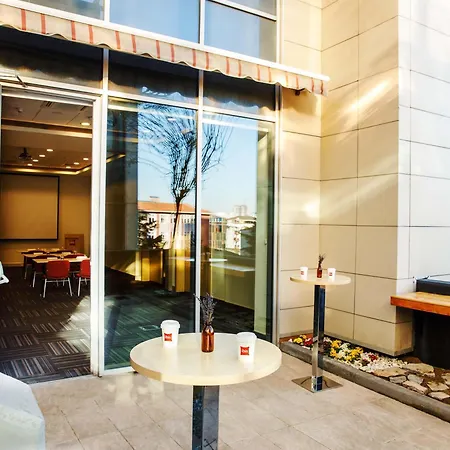 Ibis Esenyurt מלון 3*